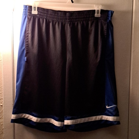 Nike Basketball Shorts - Picture 6 of 6